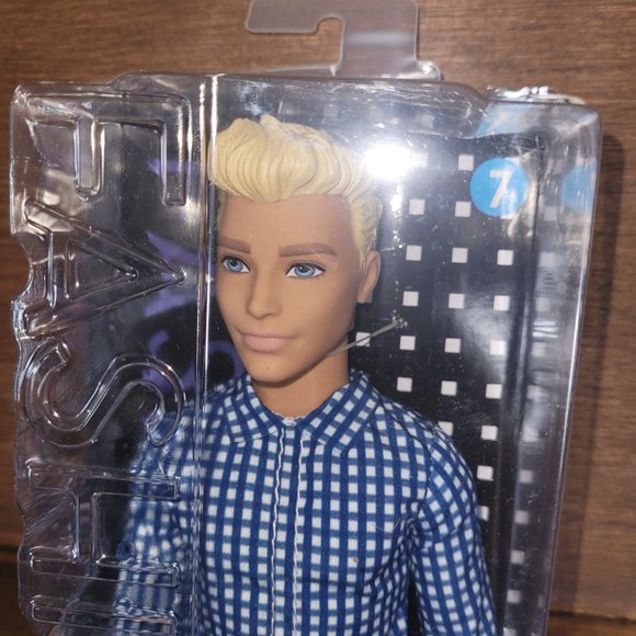 Barbie 2016, Ken #7 Fashionista Figure - Picture 4 of 17